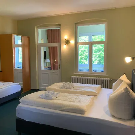 Pension Zur Ostsee Guest house